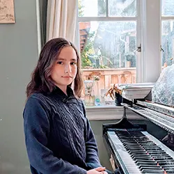 Francis-Ross-pianist-at-michelles-piano-in-Portland-OR